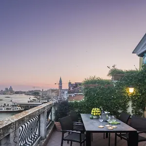  Apartment Attic Boutique San Marco R&r Italy